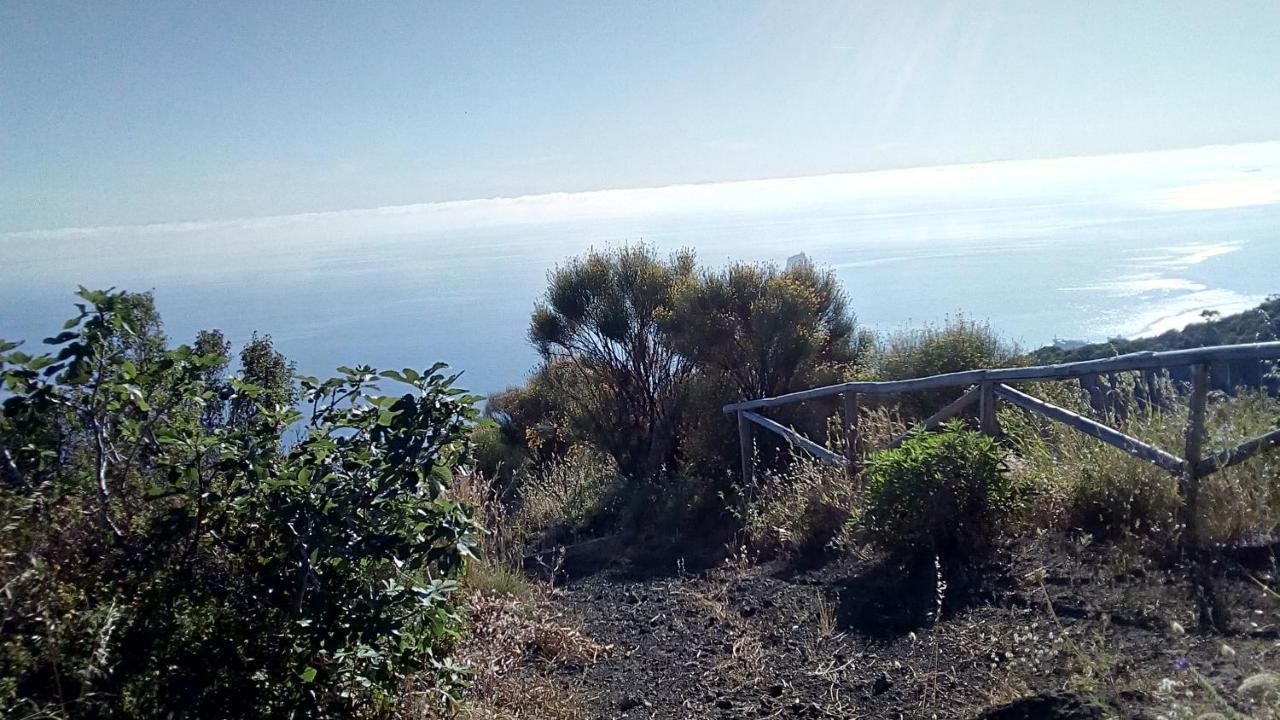 B&B Casa Frank Stromboli Buitenkant foto